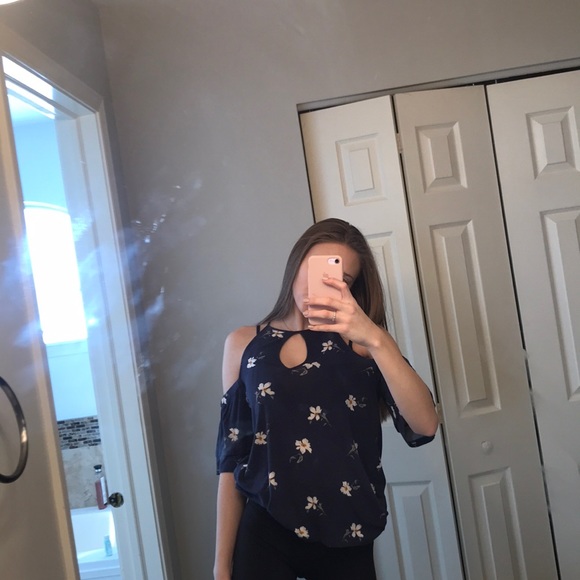 Flower shirt - Picture 5 of 5